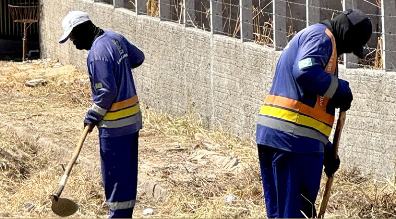 Mutirão leva serviços de limpeza ao bairro Canoas em Floriano