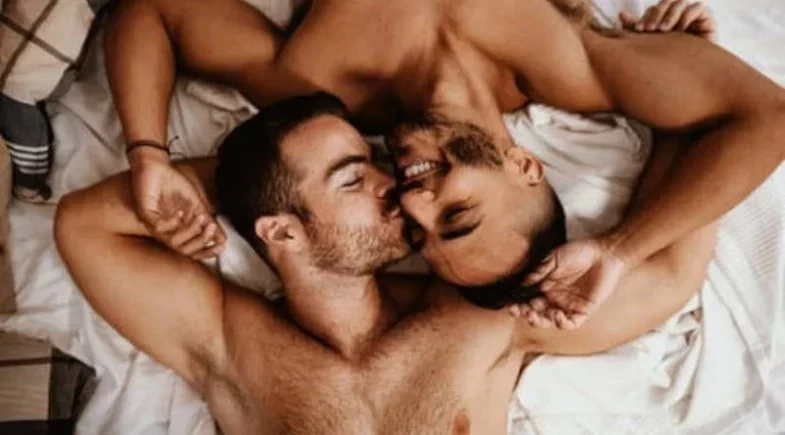 Essas são as melhores posições para apimentar o sexo gay 