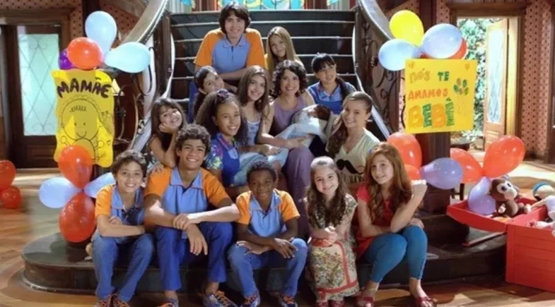 Eles cresceram! Veja como estão 6 atores do remake de Chiquititas